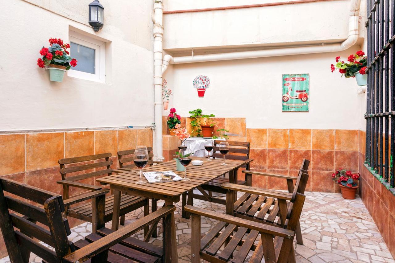 Big Flat In Center With Patio Lejlighed
